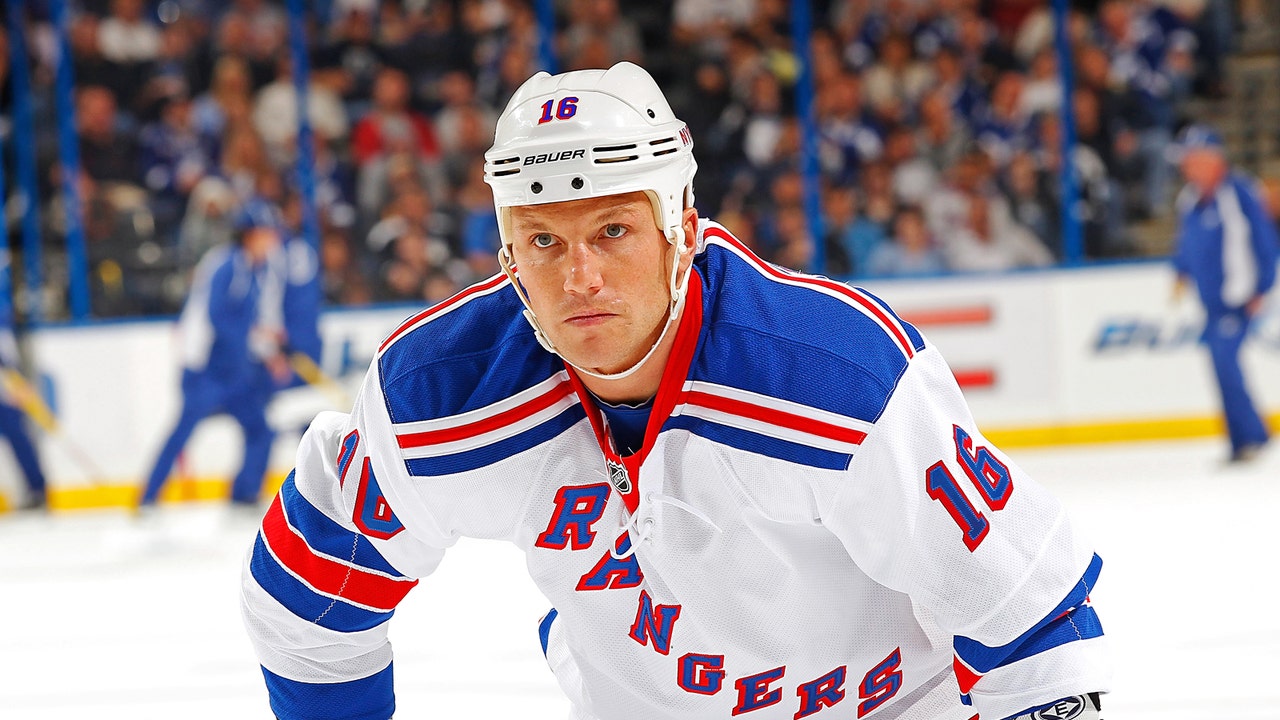 Daily Buzz: Is former NHL star Sean Avery joining 'Dancing With the Stars'?